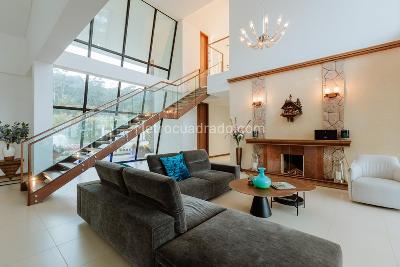 Casa de 5 alcobas en venta en Desconocido, Medellín, 1200 m² · foto 3 de 9