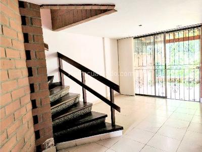 Casa de 3 alcobas en venta en Loma Del Escobero, Envigado, 147 m² · foto 4 de 20