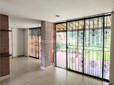 Casa de 3 alcobas en venta en Loma Del Escobero, Envigado, 147 m² · foto 5 de 20