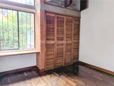 Casa de 3 alcobas en venta en Loma Del Escobero, Envigado, 147 m² · foto 13 de 20