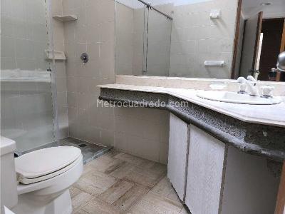 Casa de 3 alcobas en venta en Loma Del Escobero, Envigado, 147 m² · foto 14 de 20
