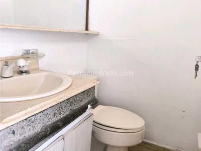Casa de 3 alcobas en venta en Loma Del Escobero, Envigado, 147 m² · foto 17 de 20