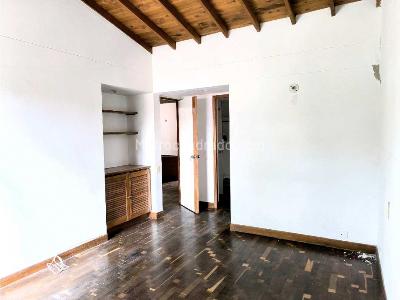 Casa de 3 alcobas en venta en Loma Del Escobero, Envigado, 147 m² · foto 18 de 20