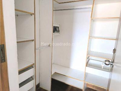 Casa de 3 alcobas en venta en Loma Del Escobero, Envigado, 147 m² · foto 19 de 20