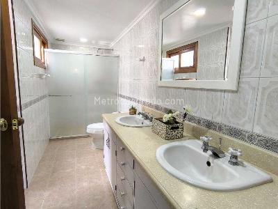 Casa de 3 alcobas en venta en Simon Bolivar, Medellín, 165 m² · foto 11 de 20