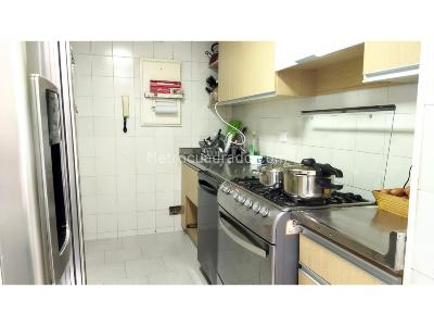 Apartamento de 3 alcobas en venta en Los Naranjos, Medellín, 165 m² · foto 7 de 17