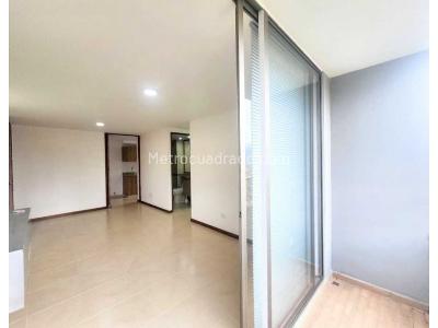 Apartamento de 3 alcobas en venta en El Poblado, Medellín, 75 m² · foto 2 de 10