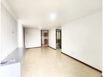 Apartamento de 3 alcobas en venta en El Poblado, Medellín, 75 m² · foto 8 de 10
