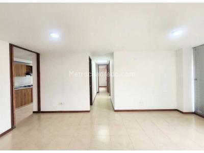 Apartamento de 3 alcobas en venta en El Poblado, Medellín, 75 m² · foto 9 de 10