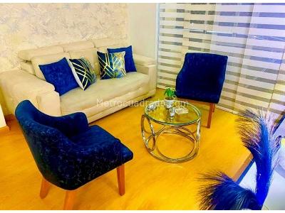 Apartamento de 3 alcobas en venta en Loma De Los Bernal, Medellín, 75 m² · foto 4 de 18