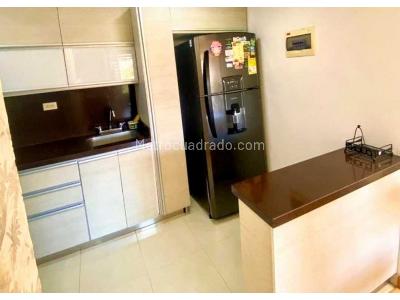 Apartamento de 3 alcobas en venta en Loma De Los Bernal, Medellín, 75 m² · foto 8 de 18