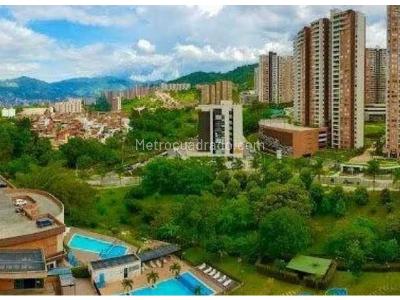 Apartamento de 3 alcobas en venta en Loma De Los Bernal, Medellín, 75 m² · foto 9 de 18
