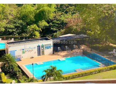 Apartamento de 3 alcobas en venta en Loma De Los Bernal, Medellín, 75 m² · foto 10 de 18