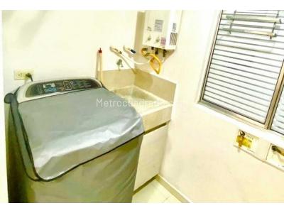 Apartamento de 3 alcobas en venta en Loma De Los Bernal, Medellín, 75 m² · foto 17 de 18