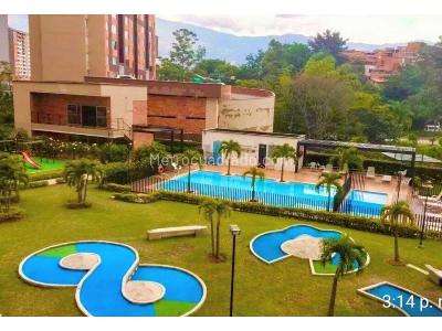 Apartamento de 3 alcobas en venta en Loma De Los Bernal, Medellín, 75 m² · foto 18 de 18
