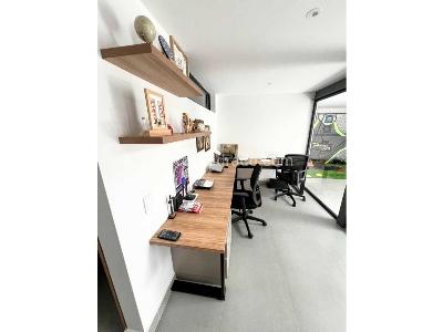 Casa de 3 alcobas en venta en Laureles Nogal, Medellín, 192 m² · foto 3 de 13