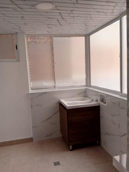 Piso – Bogotá, Galerías, Localidad Teusaquillo - Más