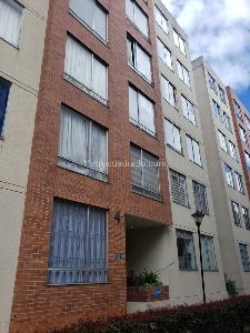 Apartamento de 3 alcobas en venta en Gilmar, Bogotá, 52 m² · foto 2 de 20