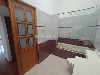 Apartamento de 4 alcobas en arriendo en Usaquen, Bogotá, 180 m² · foto 5 de 19