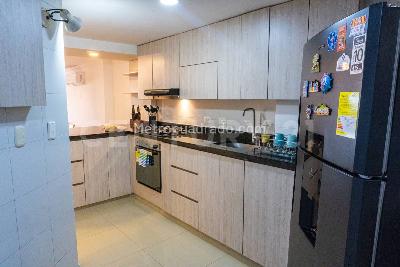 Apartamento de 2 alcobas en venta en Crespo, Cartagena, 87 m² · foto 7 de 15