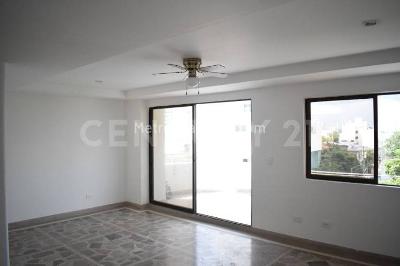 Apartamento de 3 alcobas en venta en Manga, Cartagena, 113 m² · foto 3 de 19