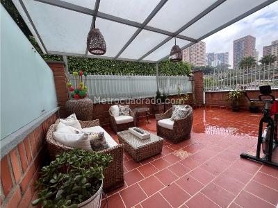 Apartamento de 3 alcobas en venta en Sur Oriente, Medellín, 136 m² · foto 2 de 11