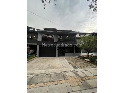 Casa de 5 alcobas en venta en Sur, Envigado, 305 m² · foto 2 de 20