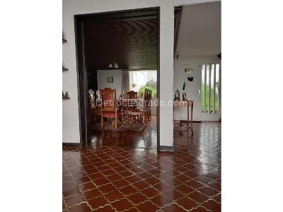 Casa de 3 alcobas en venta en El Triangulo, Manizales, 385 m² · foto 4 de 19