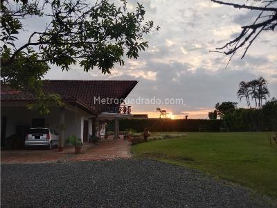 Casa de 4 alcobas en venta en Via Armenia, Pereira, 280 m² · foto 6 de 20