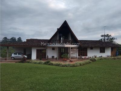 Casa de 4 alcobas en venta en Via Armenia, Pereira, 280 m² · foto 7 de 20