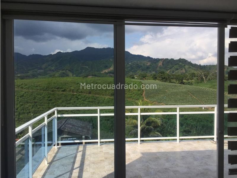 Casa – AMCO, Area Metropolitana Centro Occidente, Crucero de Combia - Más