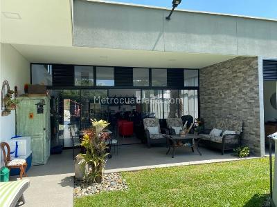Casa de 4 alcobas en venta en Cerritos, Pereira, 400 m² · foto 2 de 18