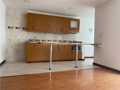 Apartaestudio en venta en Pinares, Pereira, 65 m² · foto 2 de 10