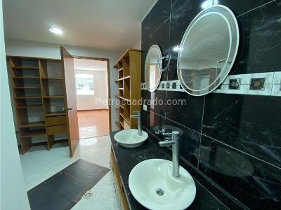 Apartaestudio en venta en Pinares, Pereira, 65 m² · foto 7 de 10