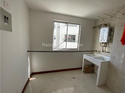 Apartaestudio en venta en Pinares, Pereira, 65 m² · foto 9 de 10