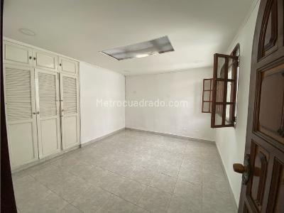 Casa de 5 alcobas en venta en Alamos, Pereira, 364 m² · foto 12 de 20
