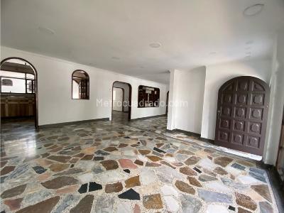 Casa de 5 alcobas en venta en Alamos, Pereira, 364 m² · foto 3 de 20