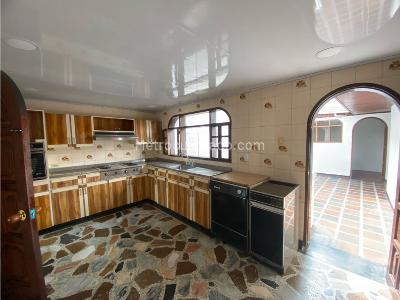 Casa de 5 alcobas en venta en Alamos, Pereira, 364 m² · foto 6 de 20
