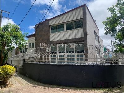 Casa de 5 alcobas en venta en Santa Teresita, Bogotá, 321 m² · foto 2 de 20
