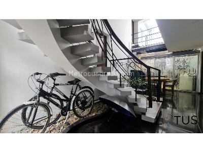 Casa de 5 alcobas en venta en Santa Teresita, Bogotá, 321 m² · foto 3 de 20