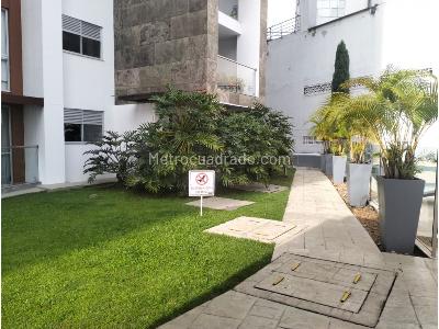 Apartamento en venta en Pinares, Pereira · foto 2 de 11