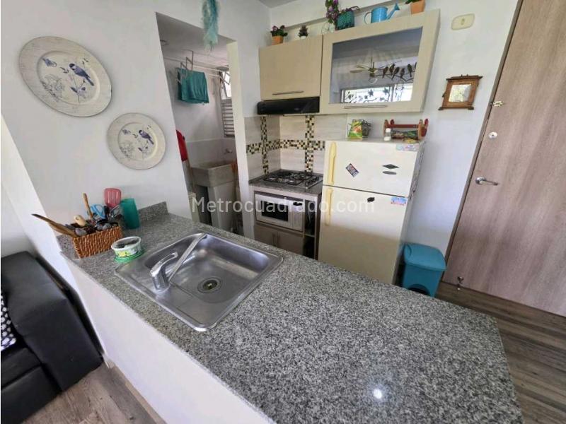 Apartamento Amoblado de 2 Habitaciones con Balcón en Santa Fe - 3