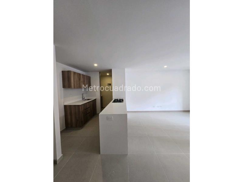 Spectacular 2BR Apartment in Bosques del Río - 3