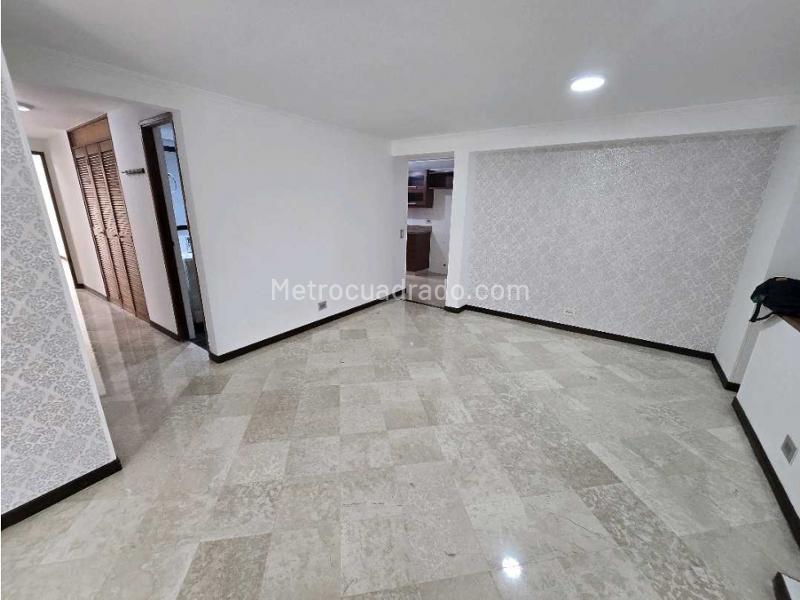 Apartamento Hermoso de 4 Alcobas con Piscina en El Poblado - 7