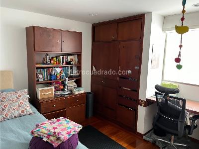 Apartamento de 4 alcobas en venta en Chico, Bogotá, 131 m² · foto 9 de 17