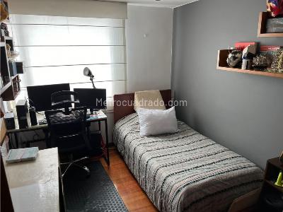 Apartamento de 4 alcobas en venta en Chico, Bogotá, 131 m² · foto 10 de 17