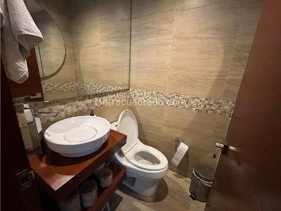 Apartamento de 4 alcobas en venta en Chico, Bogotá, 131 m² · foto 11 de 17