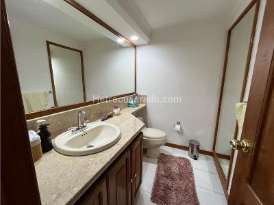 Apartamento en venta en Santa Barbara, Bogotá · foto 8 de 18
