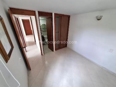 Apartamento en venta en Los Colores, Medellín · foto 7 de 17