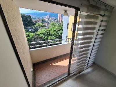 Apartamento en venta en Los Colores, Medellín · foto 5 de 17
